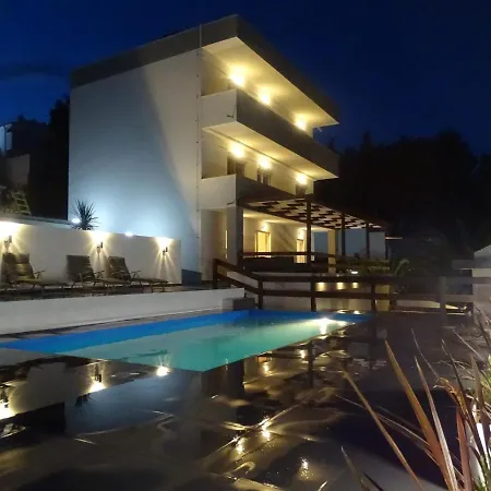 Seaside Mit Pool Fur 12 Personen