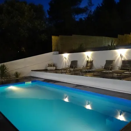 Seaside Mit Pool Fur 12 Personen