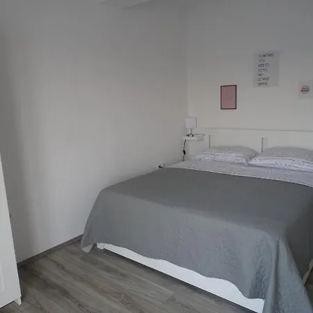 Seaside Mit Pool Fur 12 Personen * Posedarje