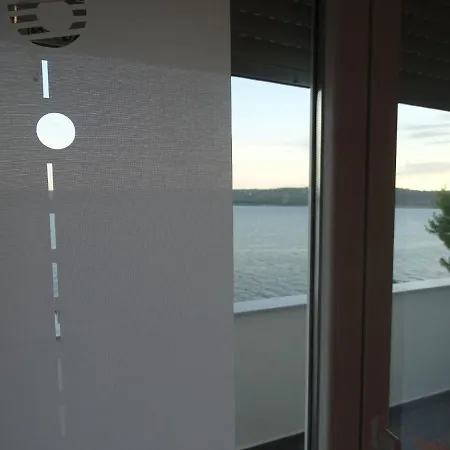 Semesterbostad Seaside Mit Pool Fur 12 Personen