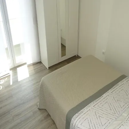 Semesterbostad Seaside Mit Pool Fur 12 Personen Posedarje